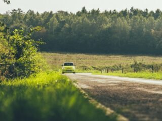 Route | En jaune et contre tout